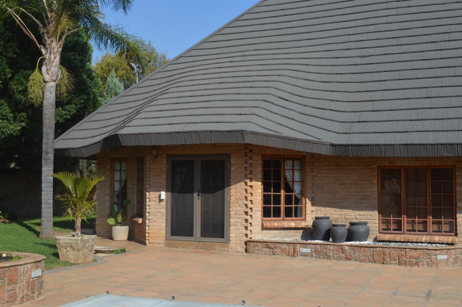 5 Bedroom Property for Sale in Wilkoppies North West